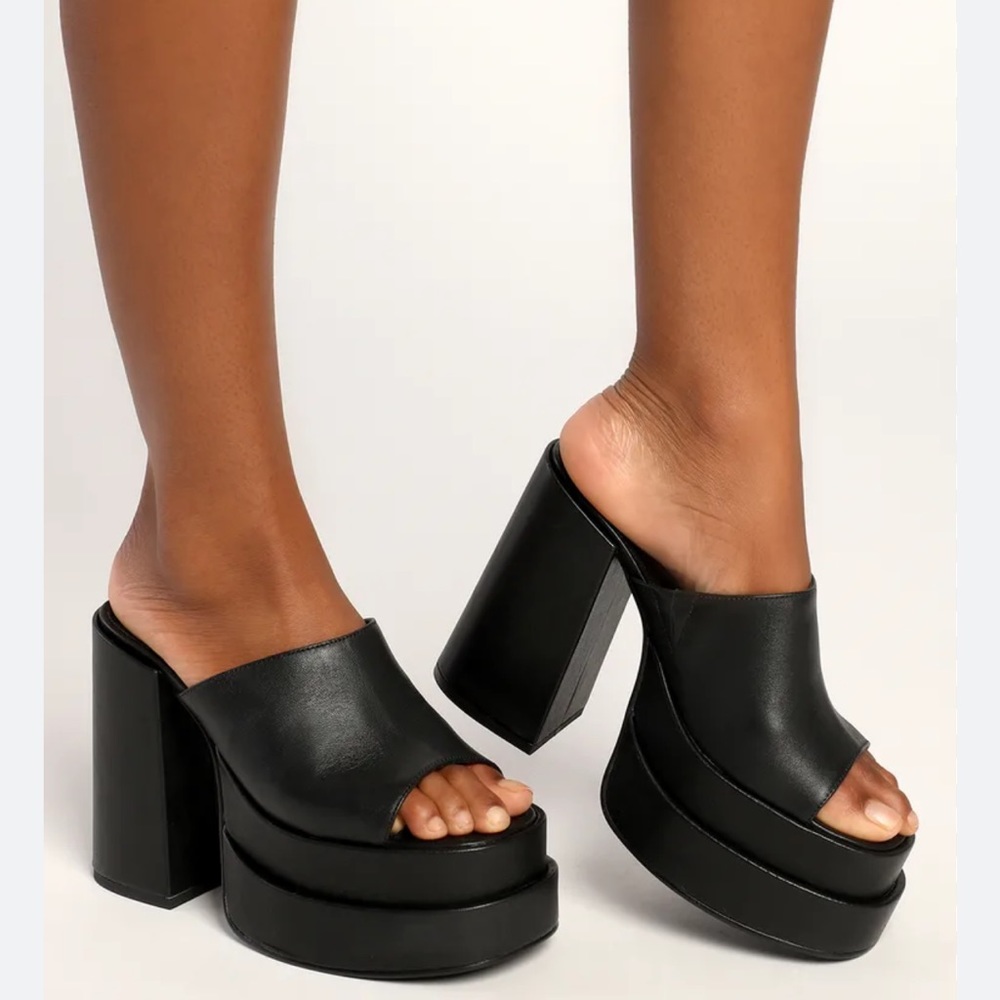 Steve Madden Cagey Leather Double Platform Sandals.